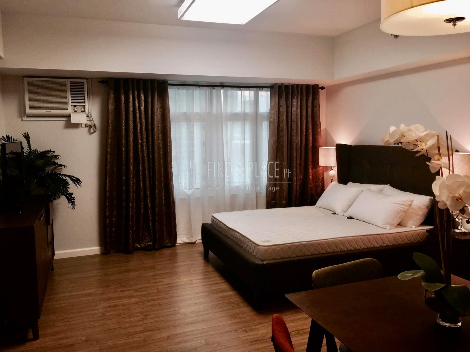 FOR LEASE TWO SERENDRA MERANTI, Studio

Code: BGCST12
Property: Two Serendra Meranti - 7th Floor
Location: BGC
Type: Studio
Size: 36 sqm
Description:

❇️ Fully Furnished
❇️ Studio
❇️ Low Floor

Parking: None

Lease Rate: 35,000 Per Month Inclusive of Association Dues
