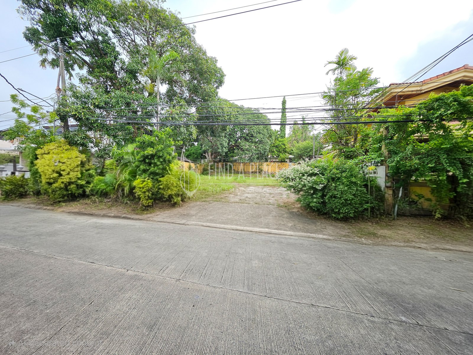 FOR SALE AYALA ALABANG DISTRICT 3 VACANT LOT