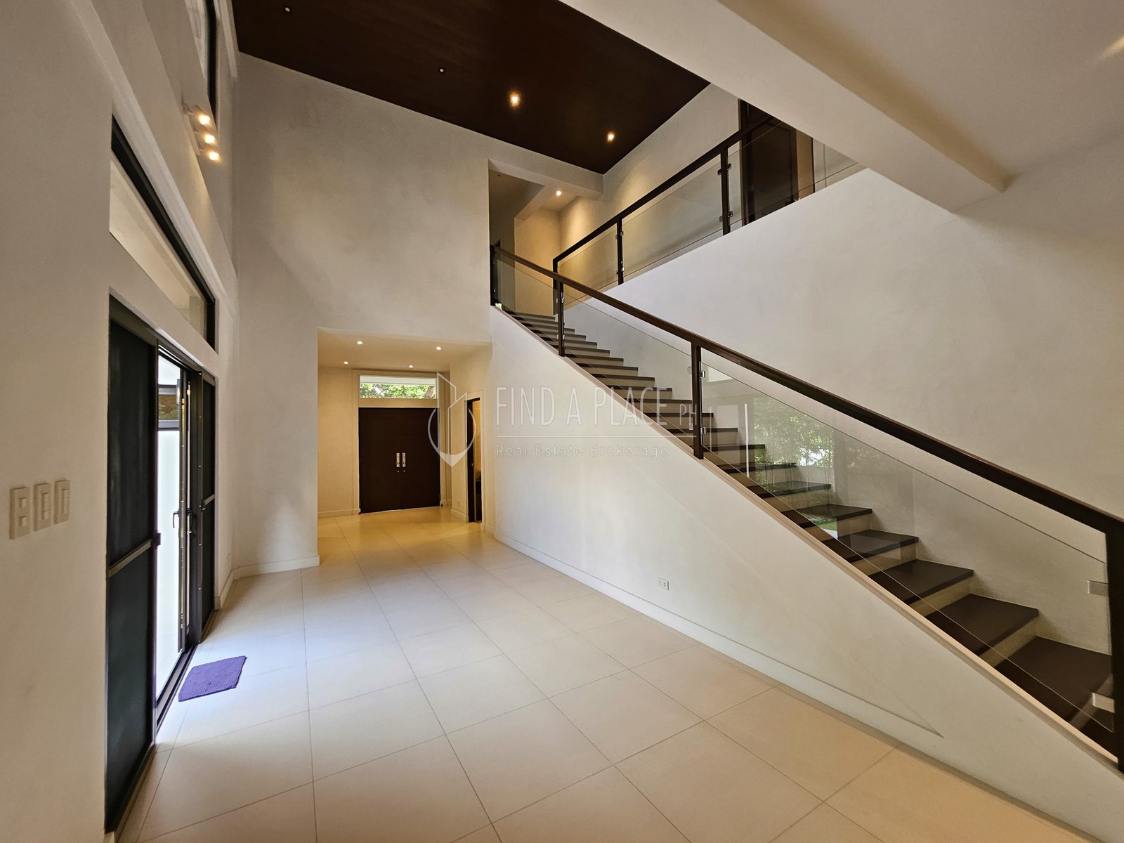 FOR SALE HILLSBOROUGH ALABANG 6 Bedrooms